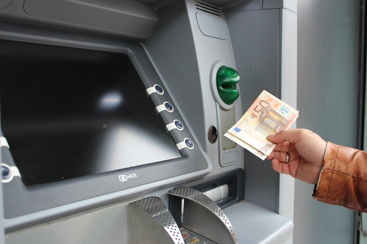 ATM NFC: rivoluzione digitale nel banking