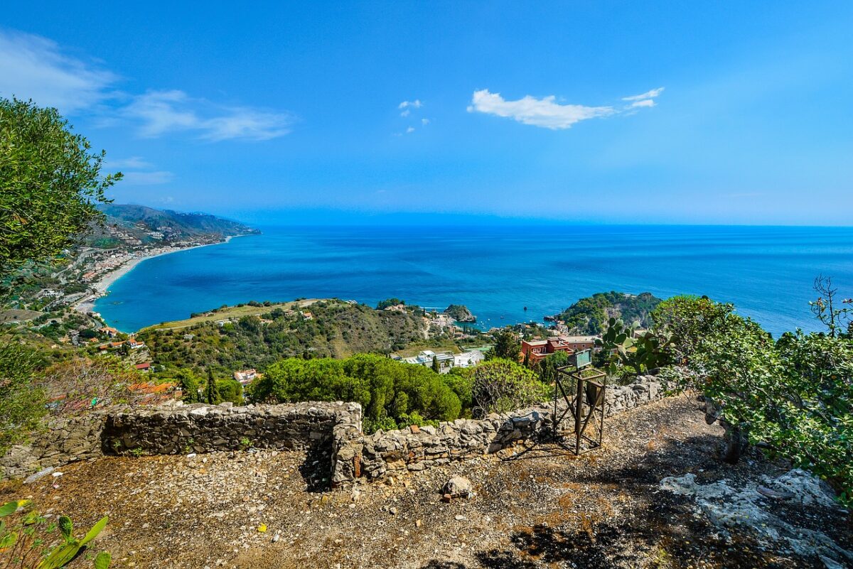 Boom di stranieri che comprano casa in Sicilia: ecco perché